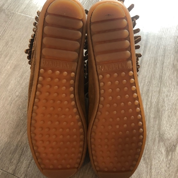 Minnetonka Double-Fringe Side Zip Boot - Picture 4 of 8